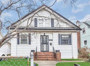 27 Harts Ave, Roosevelt, NY 11575