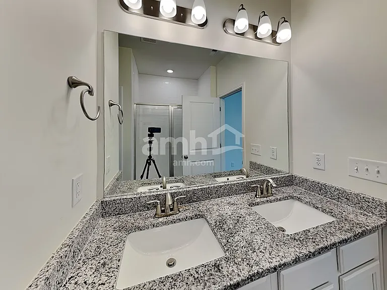 7068 Creeksong Dr — Photo 15