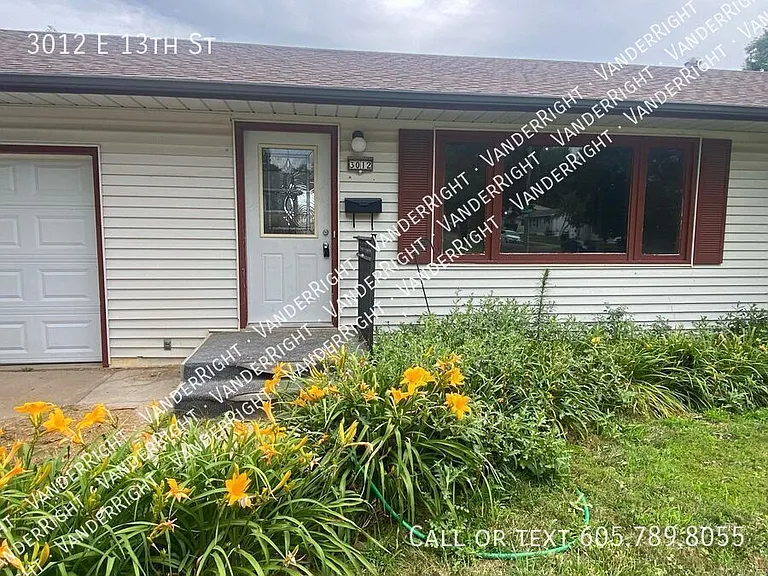 3012 E 13th St — Photo 20