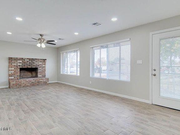 2nd image of 525 S Mulberry