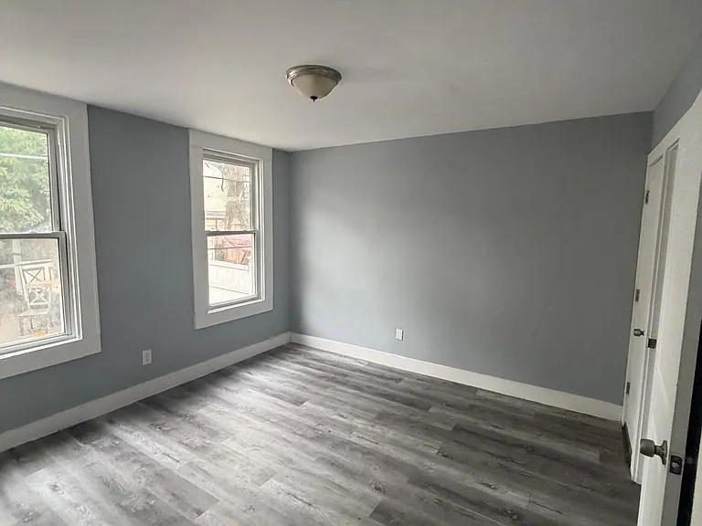 27 N 12th St #A — Photo 5