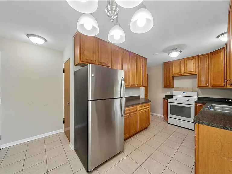 5020 Coyle Ave — Photo 4