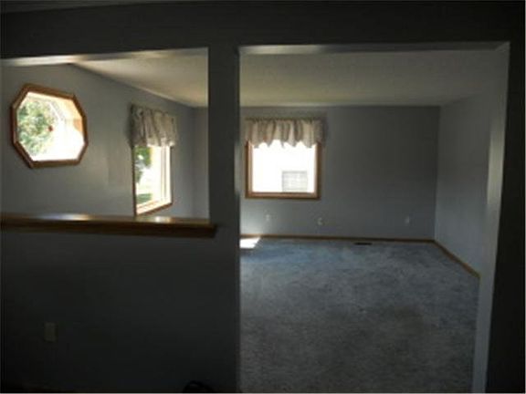 3rd image of 107 North Street E
