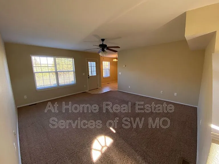 3125 W Golden Valley Ct — Photo 2