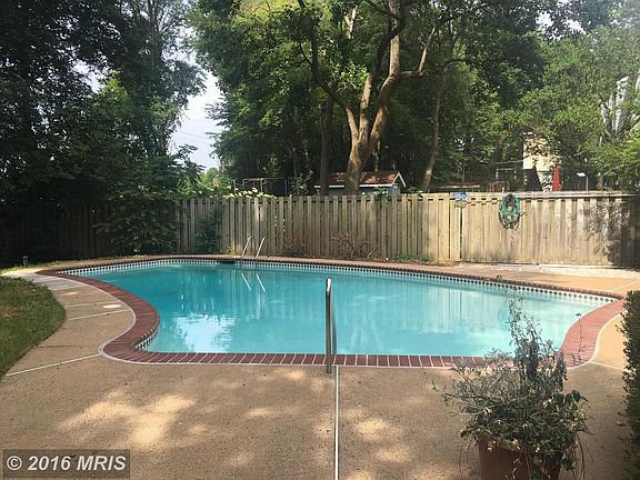 3rd image of 8403 Stone Gate Dr