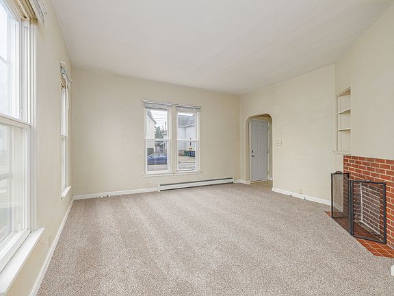 4th image of 189 E Merrill Ave #1