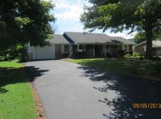 2419 Circleview Dr, Johnson City, TN 37604