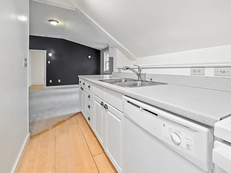 85 Dartmouth College Hwy #203 — Photo 33
