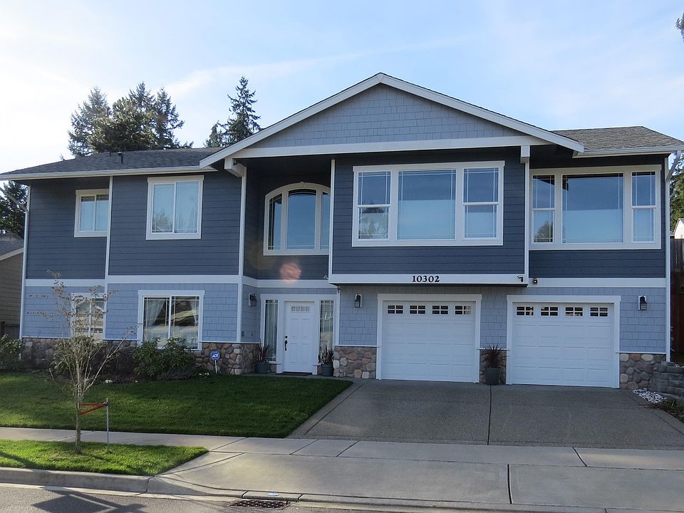 2 story w/unique floor plan