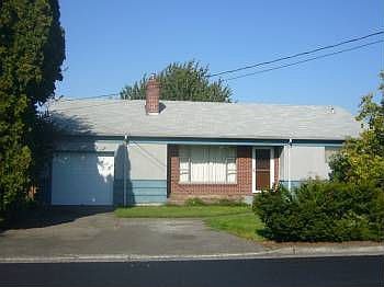 1st image of 815 15th St NE