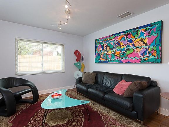 3rd image of 805 N Gomez Ave