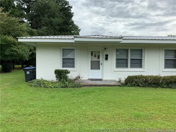 325 W Central Ave, Raeford, NC 28376