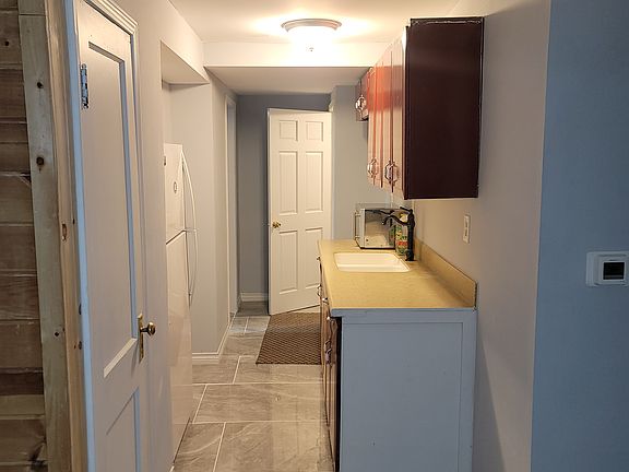 3rd image of 43 Miller Ave
