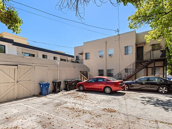 4th image of 1256 N Wilton Pl