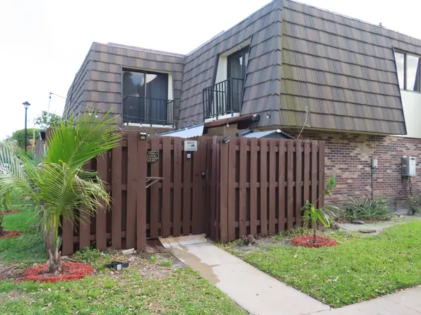 1575 Forest Lakes Cir APT C, West Palm Beach, FL 33406