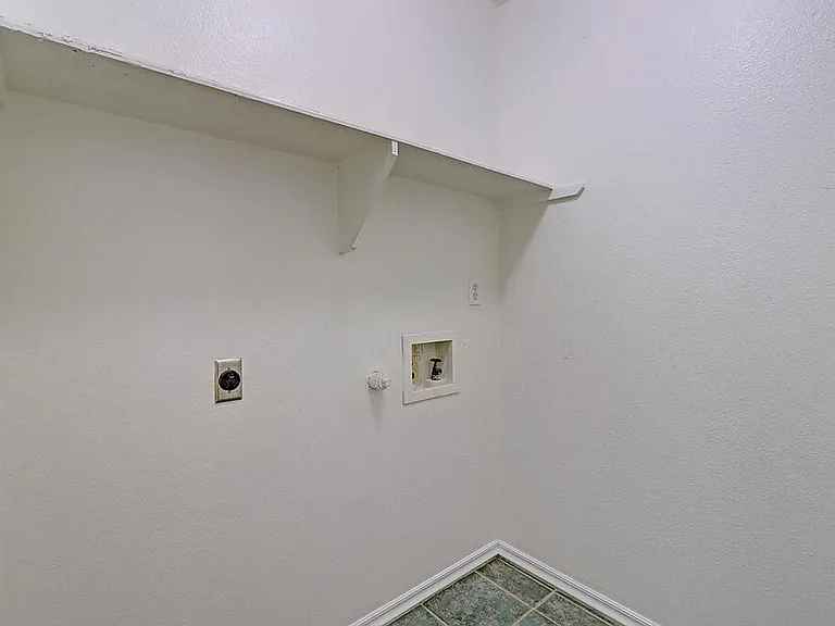 7933 Elk Dr — Photo 39