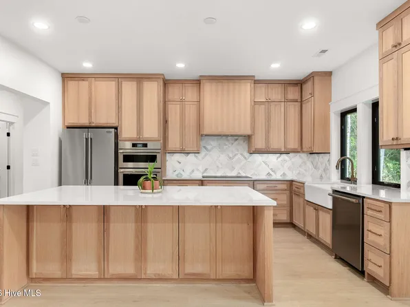 138 Mimosa Boulevard, Pine Knoll Shores, NC 28512