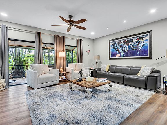 2nd image of 2057 Maplewood Drive