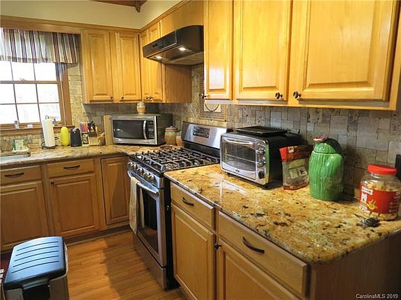 5th image of 2137 Brookneal Dr