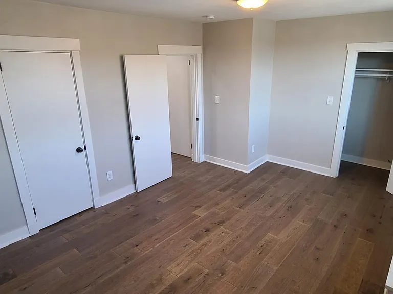 6340 Crombie St — Photo 13