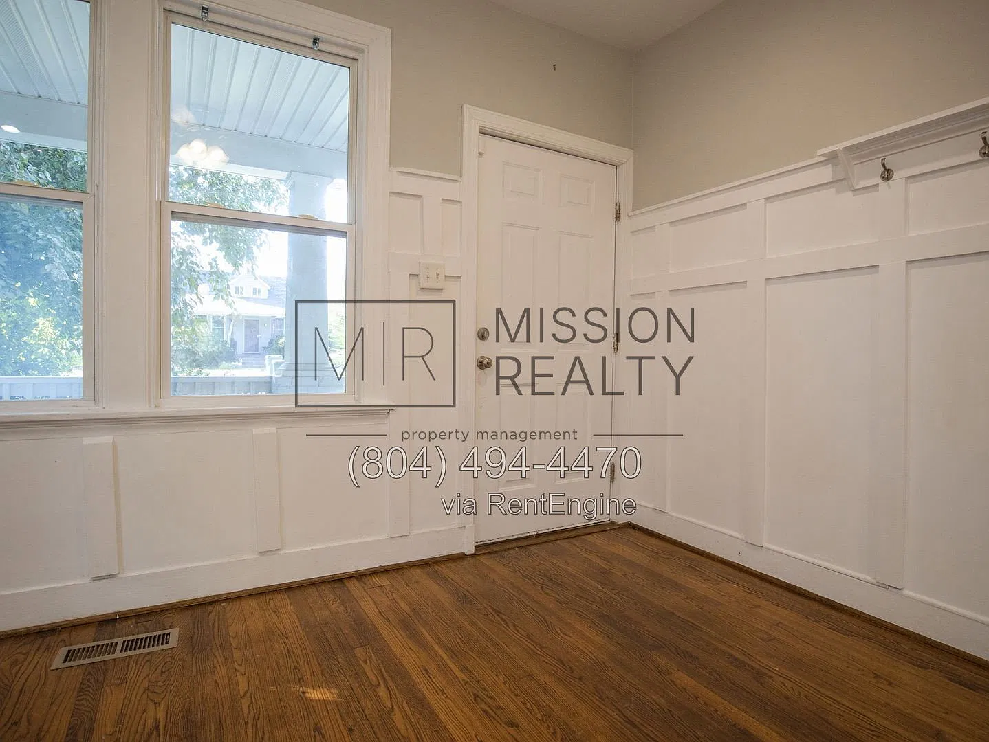 3 bed, 2.0 bath, 1596 sqft, $2,100 — Photo 2