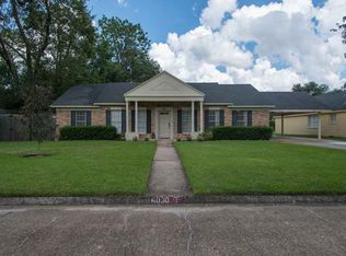 6030 Zenith Ln, Beaumont, TX 77706