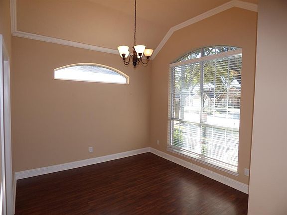 2nd image of 1732 Meyerwood Ln S