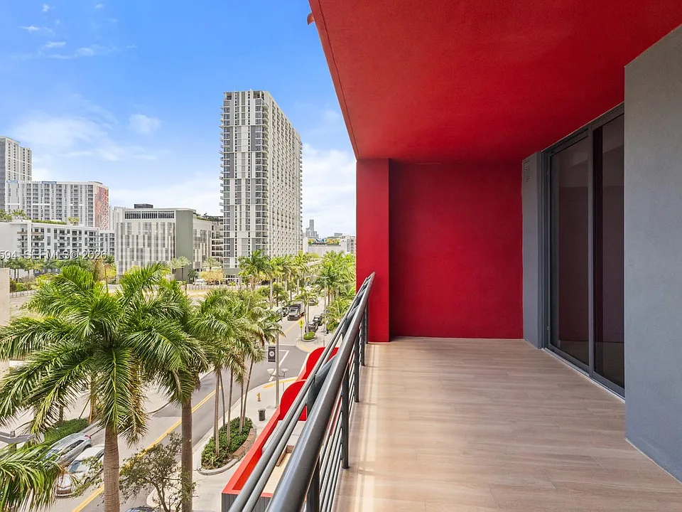 90 NE 32nd St #506