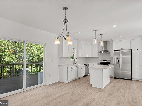 5th image of 114 Meadow Way