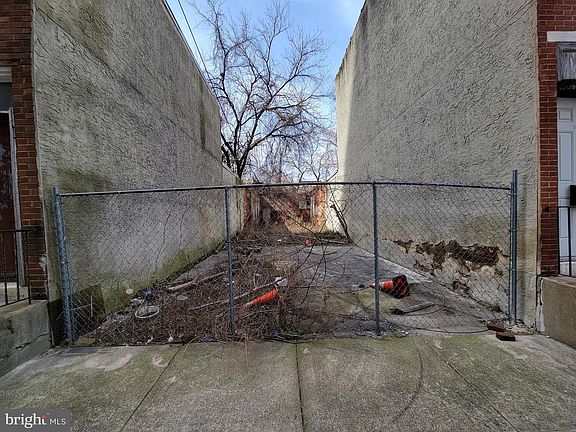 4th image of 3532 N Carlisle St