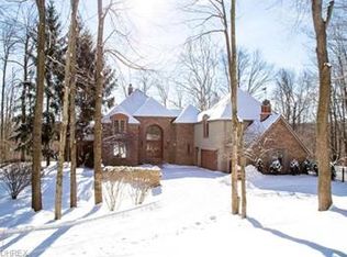 9011 Kinsman Rd, Novelty, OH 44072