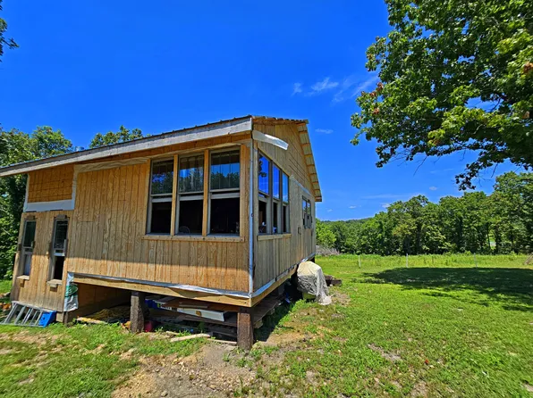 8224 St. George Road, Hartville, MO 65667
