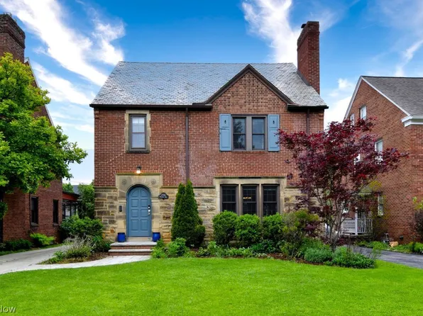 2556 Traymore Rd, University Heights, OH 44118