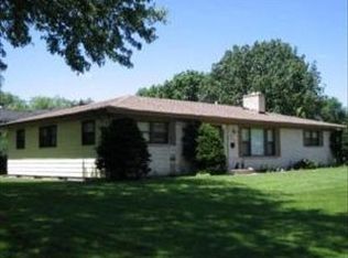 950 Carol Ave, Elgin, IL 60123