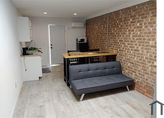 3rd image of 13550 Ackerman Dr #1