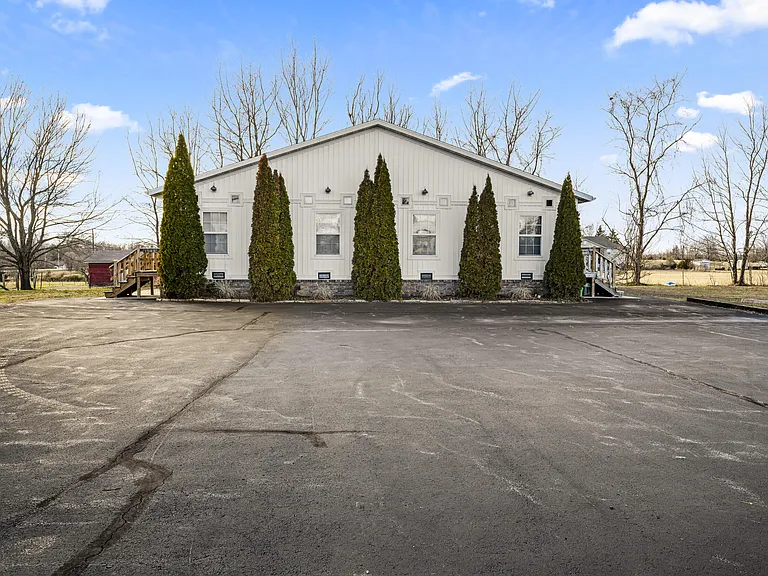 1543 S Tuscany Ct — Photo 4