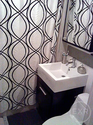 Rented by EXR | media 10