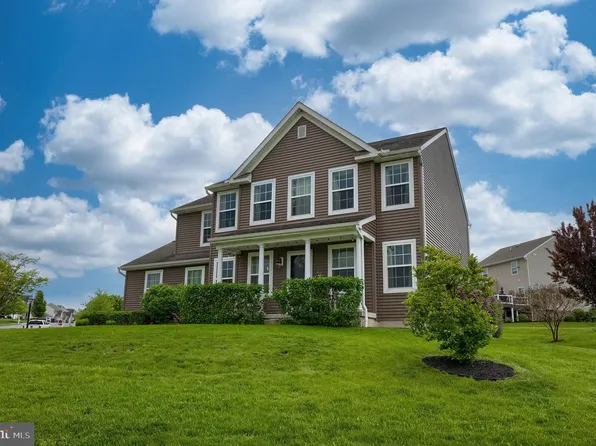 124 Greenfield Dr, Leola, PA 17540