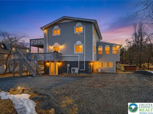 24 Hopkins Cir, Albrightsville, PA 18210