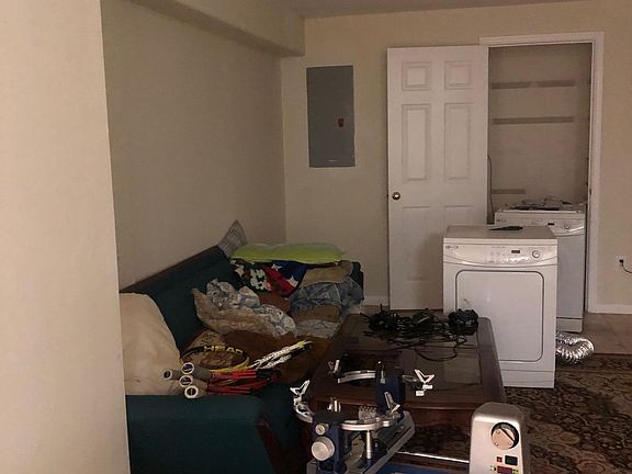 4th image of 3412 Hill St