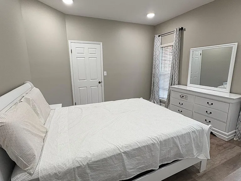 2034 Waterford Pl — Photo 9