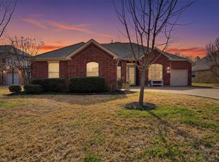 1012 Wedgewood Dr, Mansfield, TX 76063