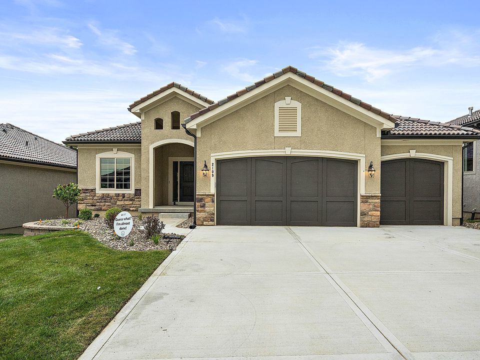 1st image of 2109 NW Ashurst Dr