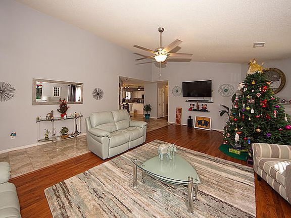 5th image of 229 Ponderosa Dr