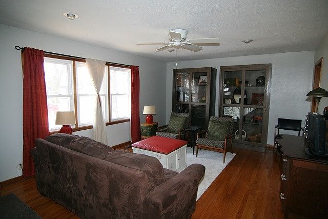 2nd image of 308 E 20th St N