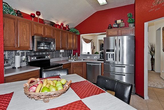 4th image of 3120 San Frando Dr