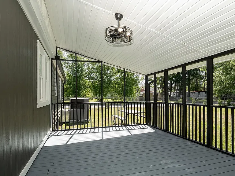 301 W John J Sharpe St — Photo 22