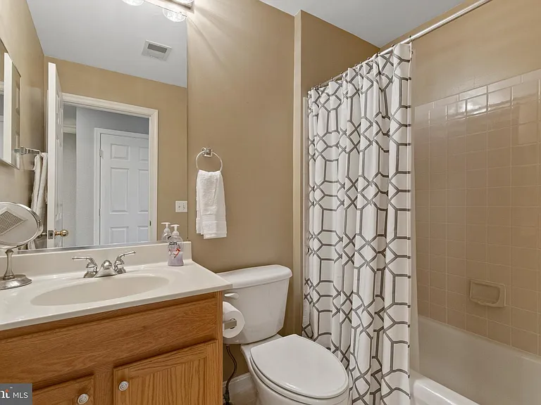 170 Martin Ln — Photo 35