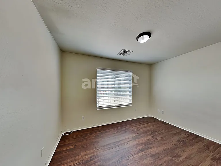 2827 S 74th Dr — Photo 20