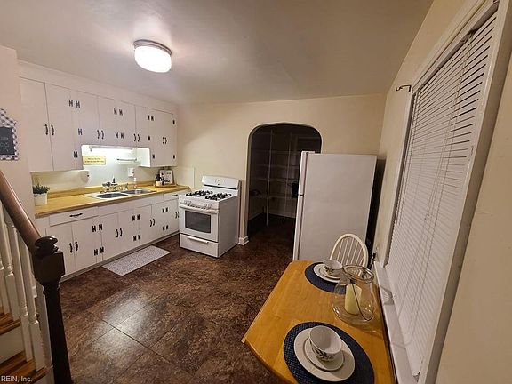 5th image of 100 Ansell Ave